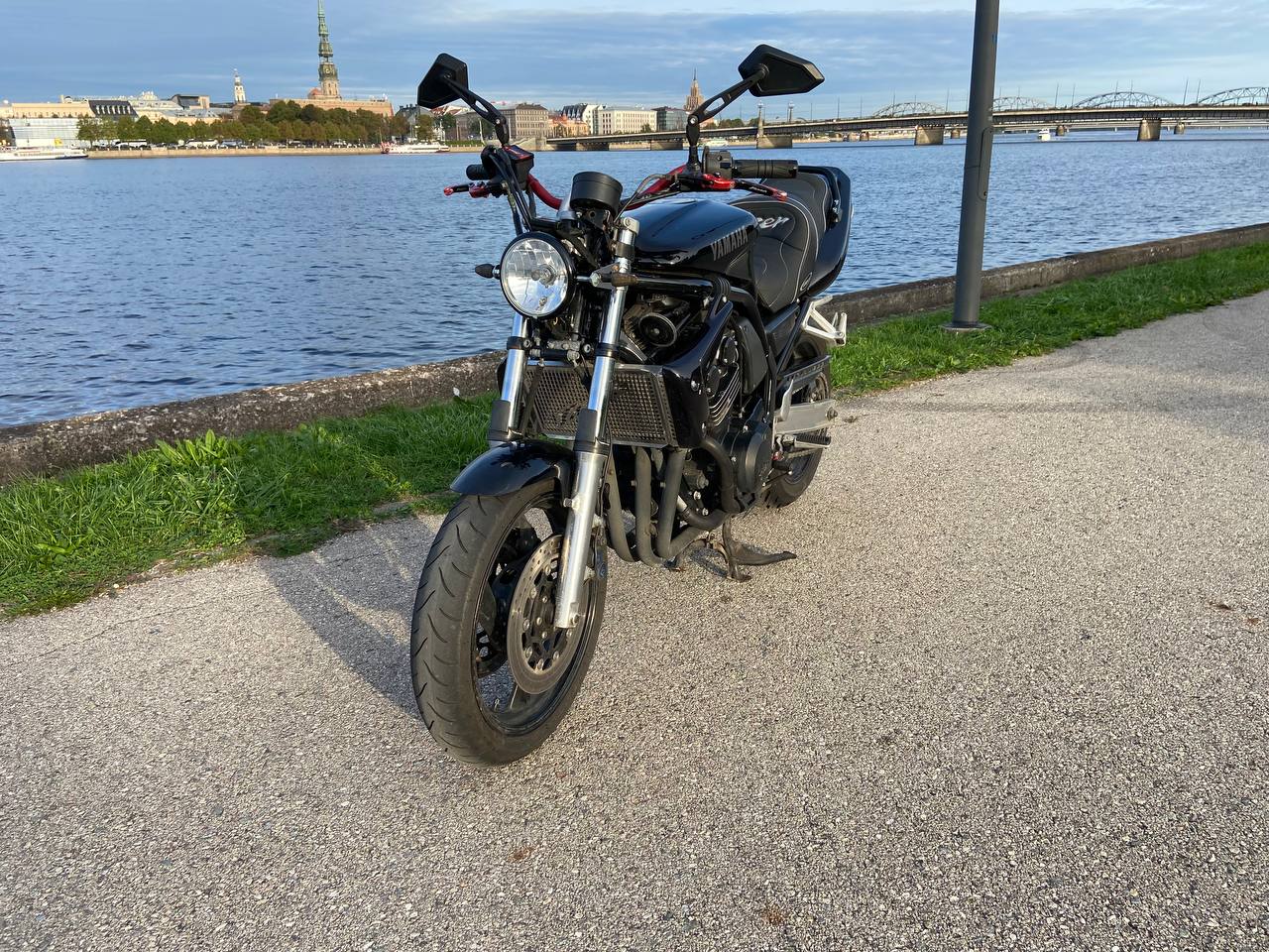 Yamaha FZS600 Fazer foto 9